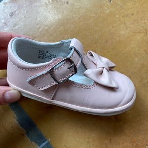 Angel baby shoe size 4